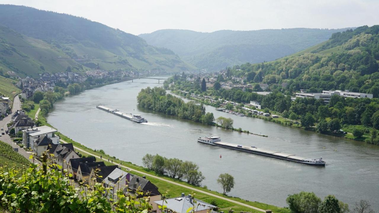 Hotel Garni "Cafe Im Hamm" Zell an der Mosel Exterior foto