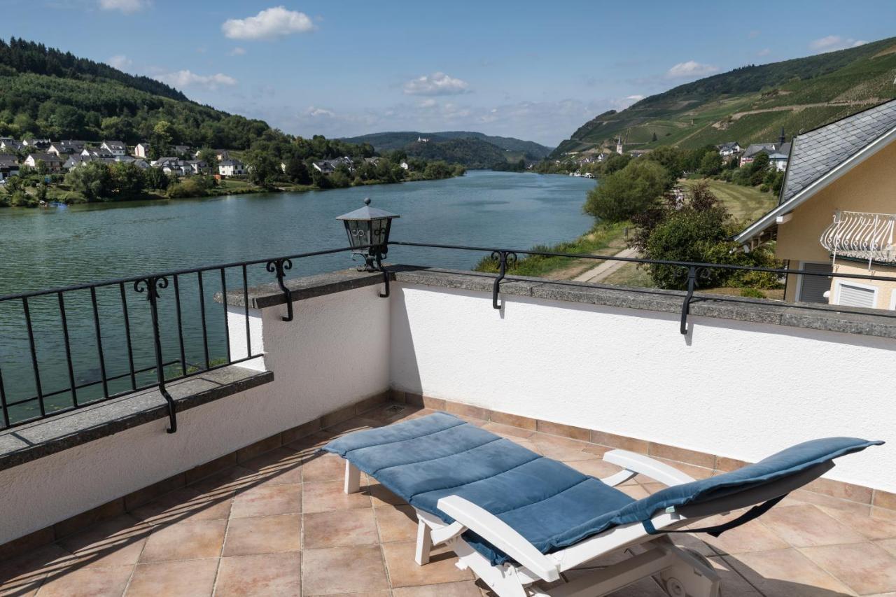 Hotel Garni "Cafe Im Hamm" Zell an der Mosel Exterior foto