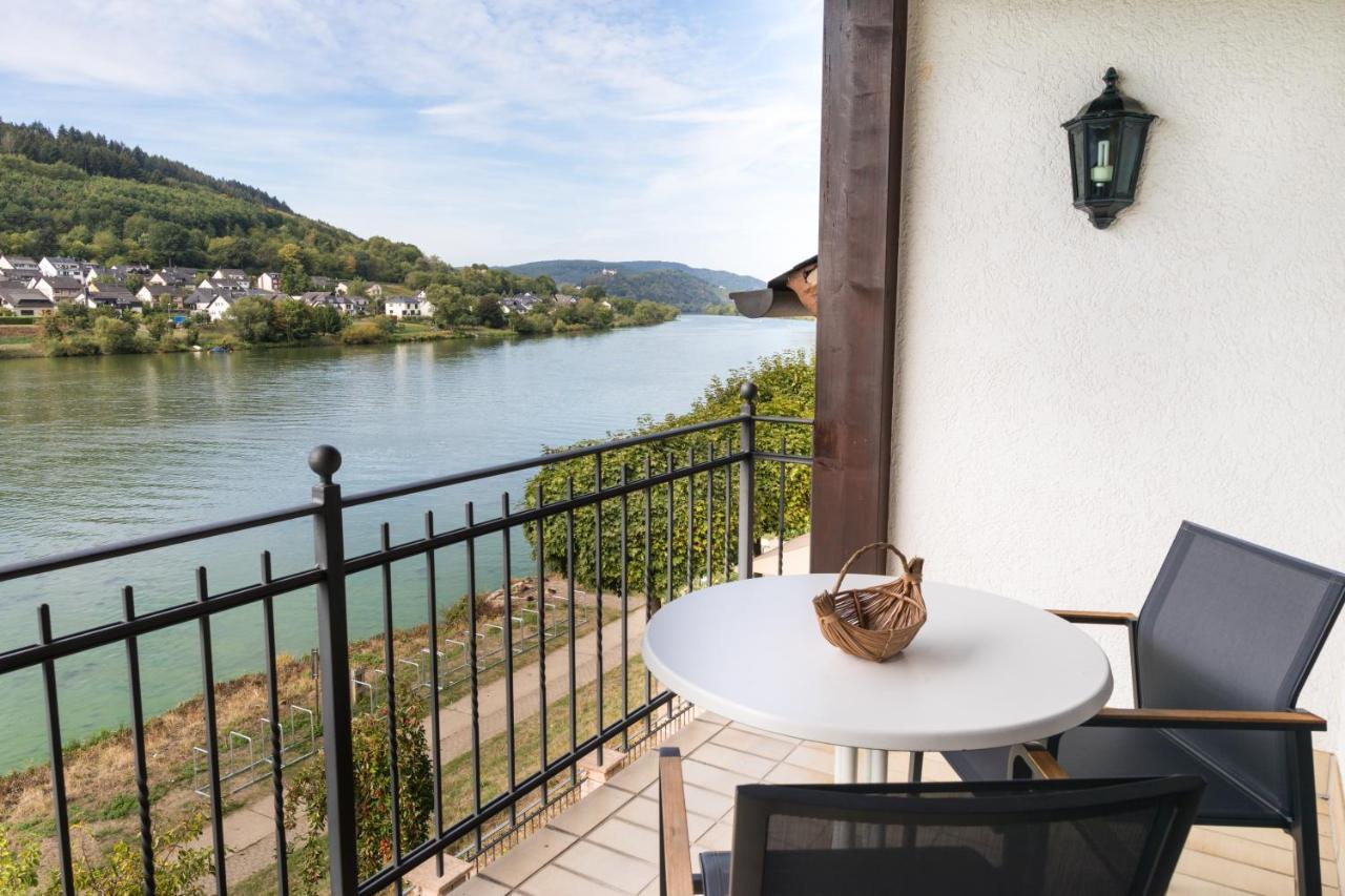 Hotel Garni "Cafe Im Hamm" Zell an der Mosel Exterior foto