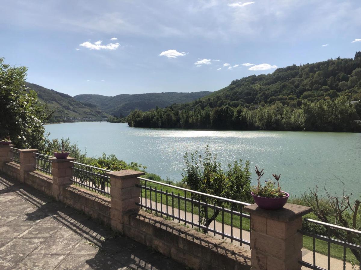 Hotel Garni "Cafe Im Hamm" Zell an der Mosel Exterior foto