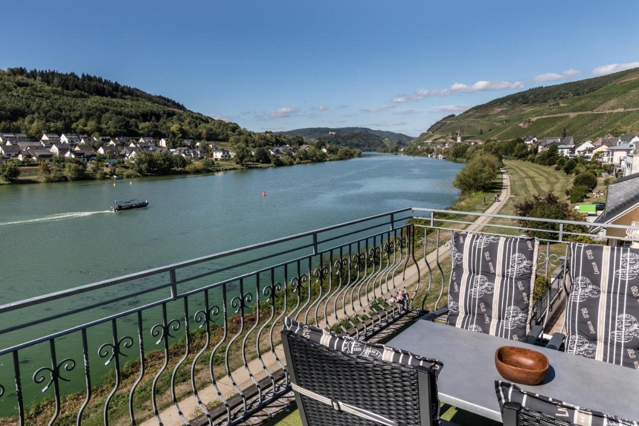Hotel Garni "Cafe Im Hamm" Zell an der Mosel Exterior foto